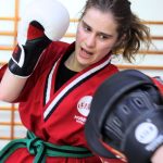 ¿Por qué cada vez más mujeres eligen el kickboxing como deporte?