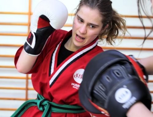 ¿Por qué cada vez más mujeres eligen el kickboxing como deporte?