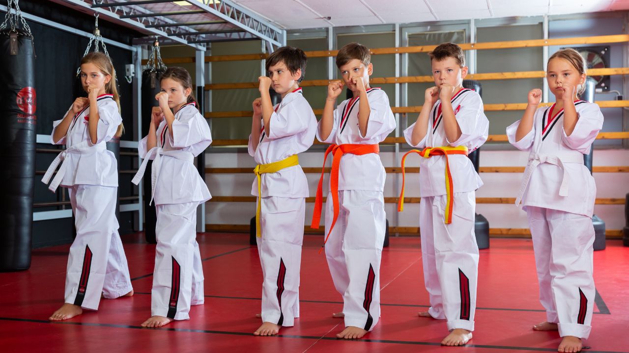 Cómo las artes marciales enseñan disciplina y valores a los más jóvenes