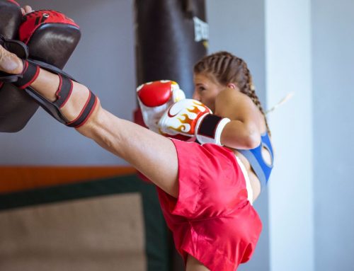 Descubre la Fuerza y Elegancia del Kickboxing para Mujeres en Barcelona